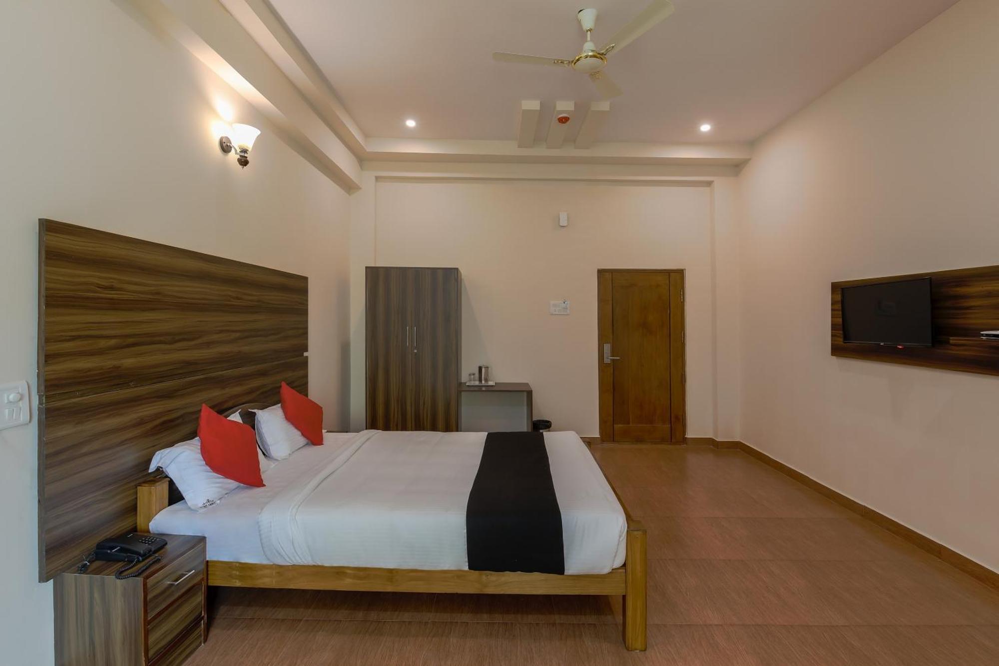 Townhouse J K Golden Embassy Hotel Mysore Exterior photo